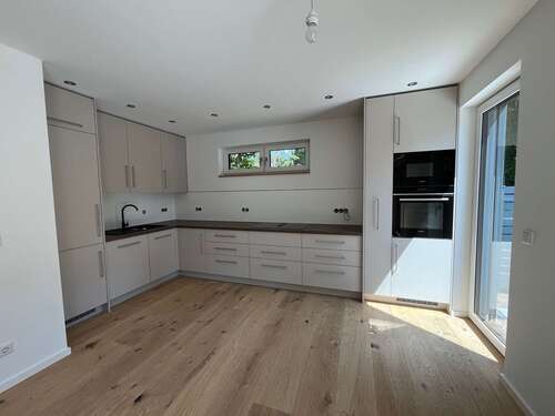 Foto - Haus zum Mieten in Schwerin 1.999,00 € 139 m²