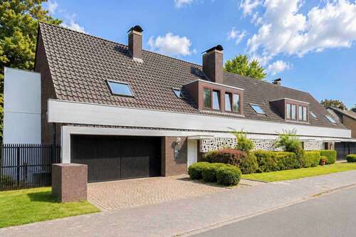Foto - Haus zum Kaufen in Düsseldorf 2.610.000,00 € 640.23 m²