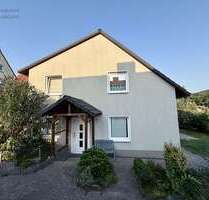 Haus zum Kaufen in Helsa 295.000,00 € 165 m²