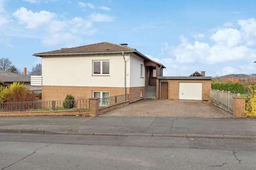 Foto - Haus zum Kaufen in Wolfhagen 324.000,00 € 218 m²