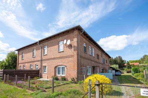 Foto - Haus zum Kaufen in Malchin 79.000,00 € 123.58 m²