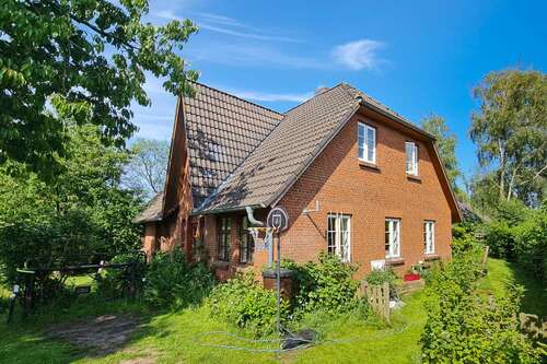 Foto - Haus zum Kaufen in Hattstedt 450.000,00 € 257 m²