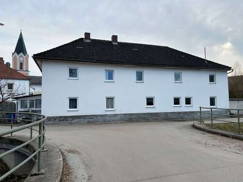 Foto - Haus zum Kaufen in Pilsting 329.000,00 € 277 m²