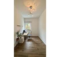 Büro in Bonn 325,00 € 13 m² - 325,00&nbsp;EUR Kaltmiete, ca.&nbsp; 13,00&nbsp;m&sup2; in Bonn (PLZ: 53111)