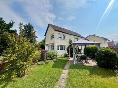 Foto - Haus zum Kaufen in Karben 849.000,00 € 260 m²