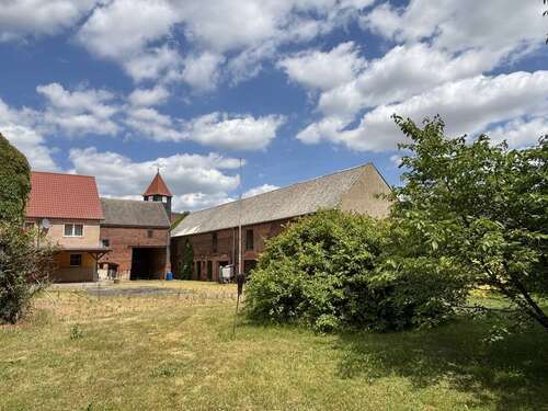 Foto - Haus zum Kaufen in Niedergörsdorf Blönsdorf 250.000,00 € 253 m²
