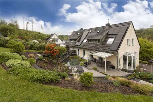 Foto - Haus zum Kaufen in Lüdenscheid-Brügge 420.000,00 € 119 m²