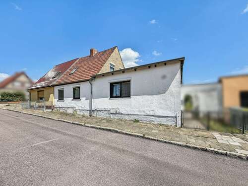 Foto - Haus zum Kaufen in Aschersleben 74.505,00 € 110 m²