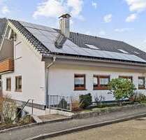 Haus zum Kaufen in Ottenhöfen im Schwarzwald 429.000,00 € 245 m²