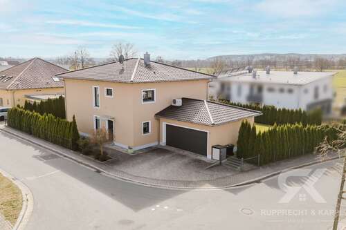 Foto - Haus zum Kaufen in Weiden in der Oberpfalz 999.000,00 € 238 m²