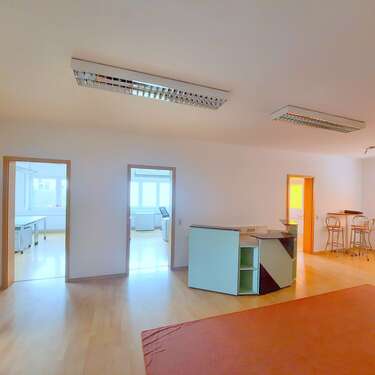 Foto - Büro in Ötisheim 1.290,00 € 210 m²