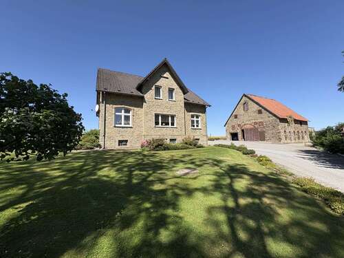 Foto - Haus zum Kaufen in Detmold 299.000,00 € 225 m²