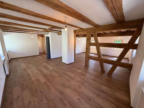 Foto - Wohnung zum Mieten in Lonnerstadt 1.206,58 € 98.9 m²