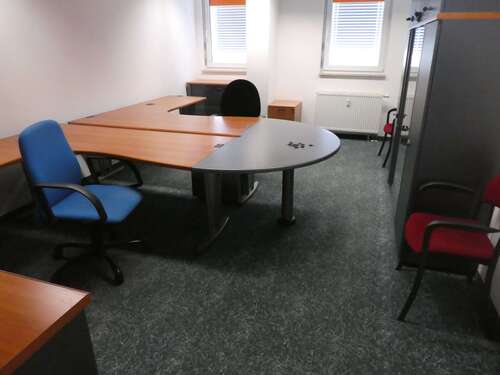 Foto - Büro in Roth 430,00 € 32 m² - 430,00&nbsp;EUR Kaltmiete, ca.&nbsp; 32,00&nbsp;m&sup2;