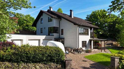 Foto - Haus zum Kaufen in Sundern 548.000,00 € 256 m²