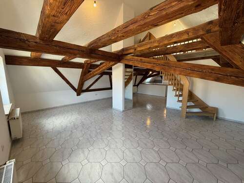 Foto - Wohnung zum Mieten in Lonnerstadt 1.012,72 € 83.01 m²