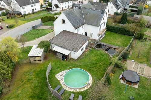Foto - Haus zum Kaufen in Nörtershausen 320.000,00 € 380 m²