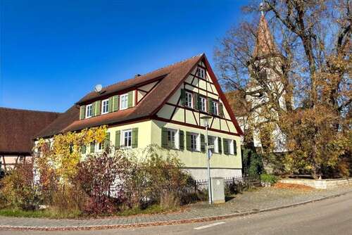 Foto - Haus zum Mieten in Feuchtwangen 1.600,00 € 190 m²