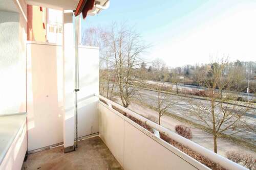 Foto - Wohnung zum Kaufen in Waren (Müritz) 74.000,00 € 68.6 m²