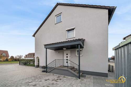 Foto - Haus zum Kaufen in Regenstauf 850.000,00 € 184 m²