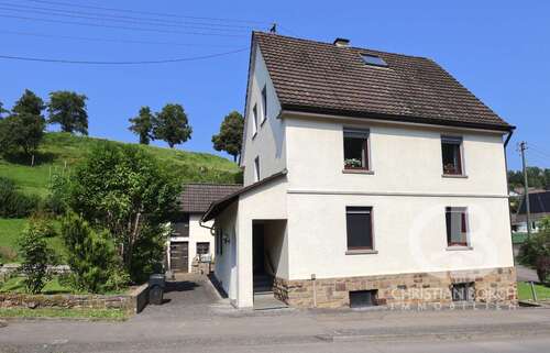 Foto - Haus zum Kaufen in Wiehl Weiershagen 165.000,00 € 183 m²