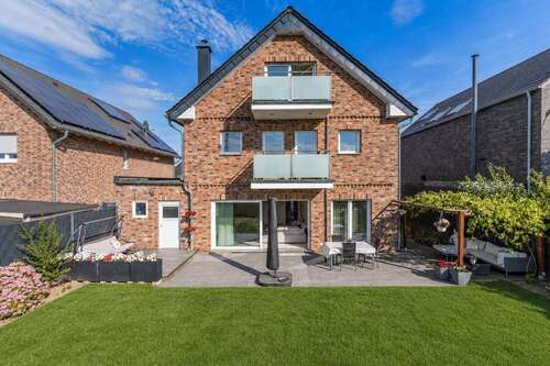 Foto - Haus zum Kaufen in Köln Roggendorf 1.250.000,00 € 261.56 m²
