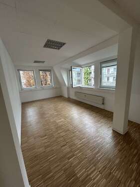 Foto - Büro in Berlin 2.990,00 € 121.11 m²