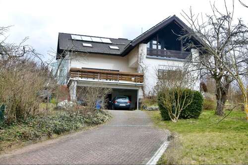 Foto - Haus zum Kaufen in Sinn 380.000,00 € 227 m²