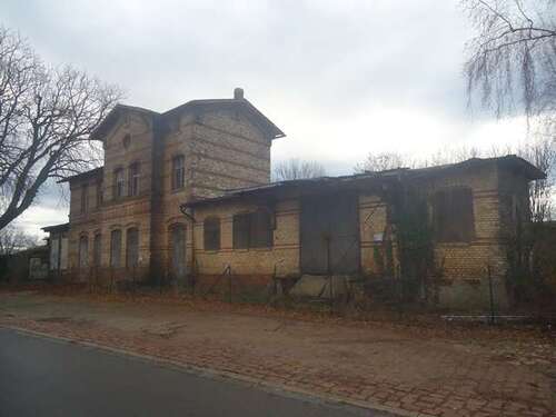 Foto - Haus zum Kaufen in Aschersleben 39.000,00 € 400 m²