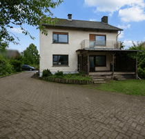 Haus zum Kaufen in Hüllhorst 320.000,00 € 226 m²