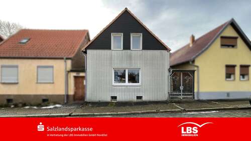 Foto - Haus zum Kaufen in Frose 65.000,00 € 105 m²