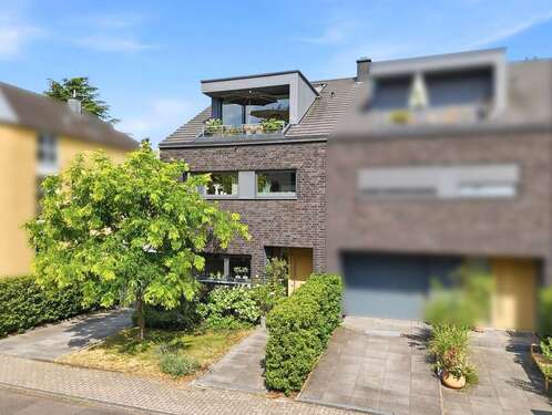 Foto - Haus zum Kaufen in Köln Weiß 1.290.000,00 € 192.44 m²