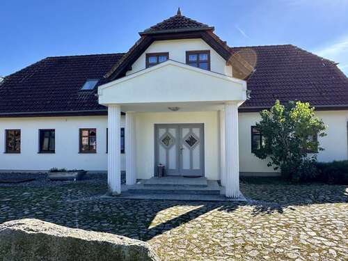 Foto - Haus zum Kaufen in Blesewitz Alt-Sanitz 489.000,00 € 250.55 m²