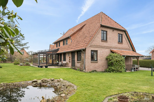 Foto - Haus zum Kaufen in Wedemark 695.000,00 € 248 m²