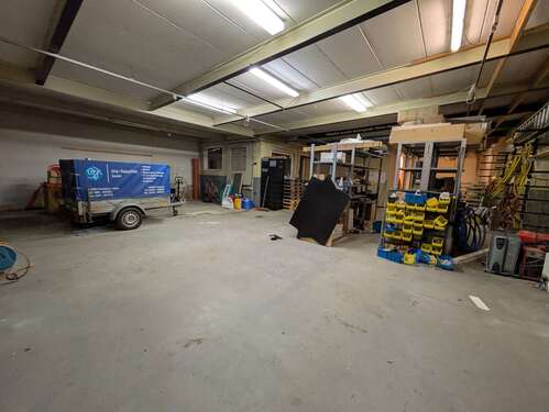 Foto - Halle in Frankfurt am Main 1.750,00 € 175 m²