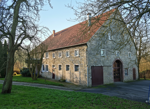 Foto - Haus zum Kaufen in Lage 600.000,00 € 240 m²