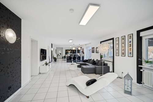 Foto - Haus zum Kaufen in Schopfheim 1.350.000,00 € 491.67 m²