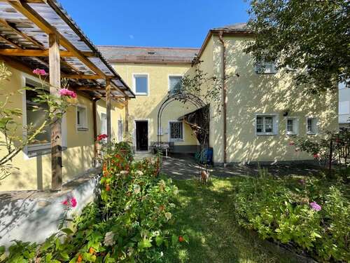 Foto - Haus zum Kaufen in Wiesau 179.000,00 € 282 m²