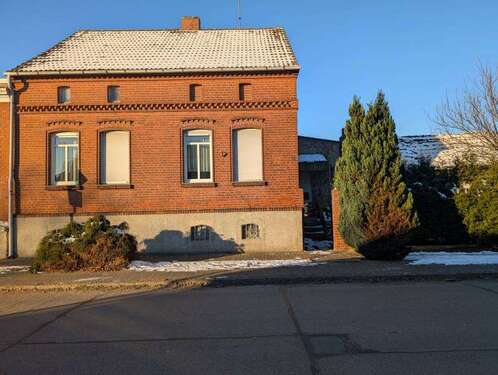Foto - Haus zum Kaufen in Tangerhütte OT Birkholz 50.000,00 € 193 m²