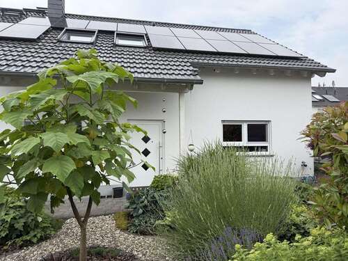 Foto - Haus zum Kaufen in Rosbach 925.000,00 € 184 m²