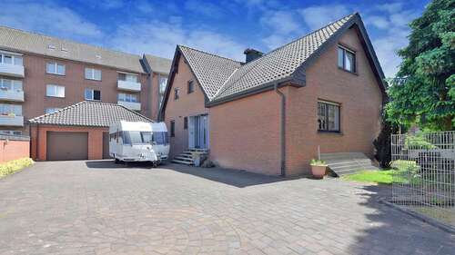 Foto - Haus zum Kaufen in Moers 599.000,00 € 143.52 m²