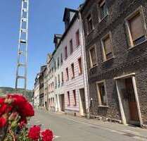 Haus zum Kaufen in Lorchhausen 110.000,00 € 147 m²