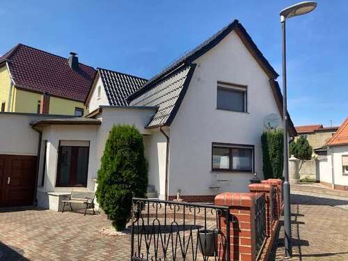 Foto - Haus zum Kaufen in Roßleben-Wiehe 125.000,00 € 115 m²
