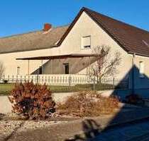 Haus zum Kaufen in Niemegk 280.000,00 € 163 m²