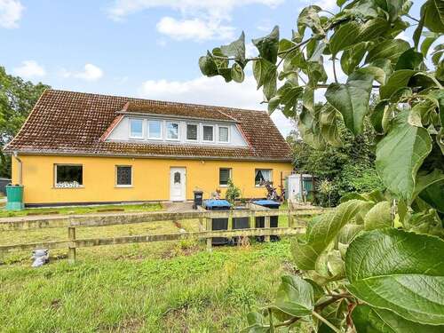Foto - Haus zum Kaufen in Weitenhagen 299.000,00 € 210 m²