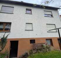 Haus zum Kaufen in Biebertal 220.000,00 € 160 m²