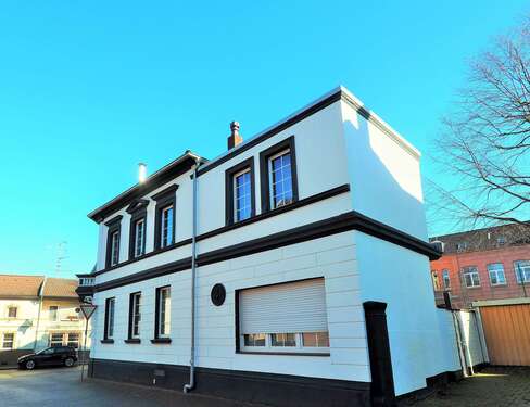 Foto - Haus zum Kaufen in Bedburg 480.000,00 € 306 m²