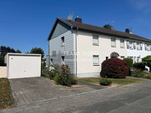 Foto - Haus zum Kaufen in Mönchengladbach-Wickrath 329.000,00 € 125 m²