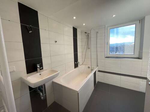 Foto - Wohnung zum Mieten in Elsterberg 375,00 € 79 m²