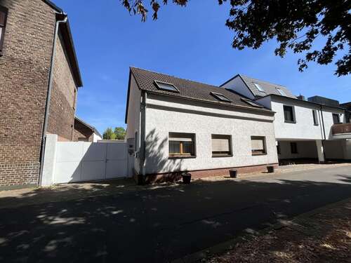 Foto - Haus zum Kaufen in Erftstadt 379.000,00 € 157 m²